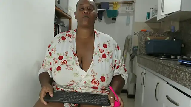 LiraRusso online show from October 20, 2025, 10:32 pm