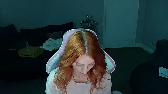 Snapshot of Red_firesquirt chatting on March 20, 2025, 9:56 pm Red firesquirt online show from March 20, 2025, 9:56 pm