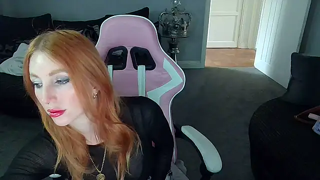 Snapshot of Red_firesquirt chatting on October 15, 2025, 10:45 am Red firesquirt online show from October 15, 2025, 10:45 am