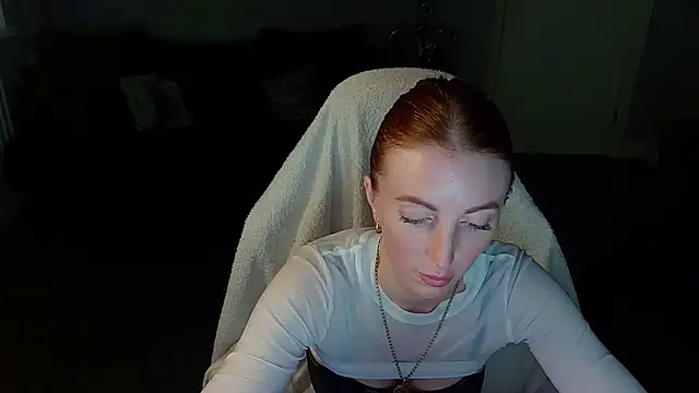 Snapshot of Red_firesquirt chatting on November 5, 2025, 3:48 pm Red firesquirt online show from November 5, 2025, 3:48 pm