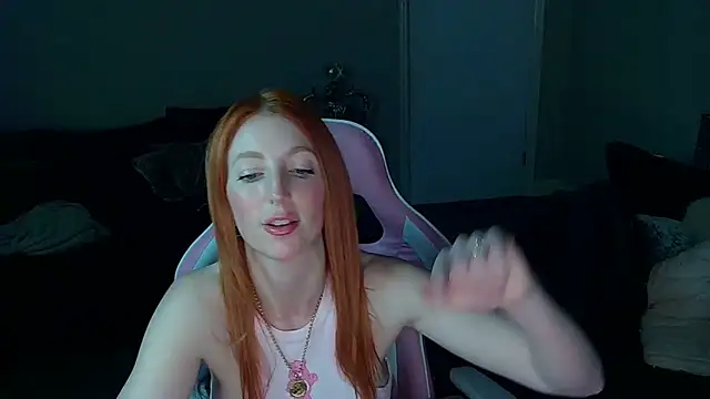 Snapshot of Red_firesquirt chatting on March 4, 2025, 9:54 pm Red firesquirt online show from March 4, 2025, 9:54 pm