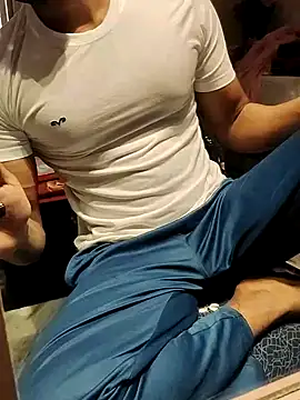 xxxhugedick0001 online show from February 26, 2025, 8:50 am