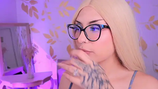 Misselektra   online show from November 24, 2025, 5:07 am