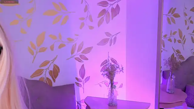 Misselektra   online show from September 15, 2025, 5:08 am