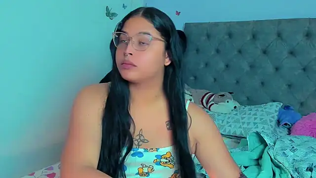 Snapshot of mabellfox chatting on March 6, 2025, 4:38 pm mabellfox online show from March 6, 2025, 4:38 pm