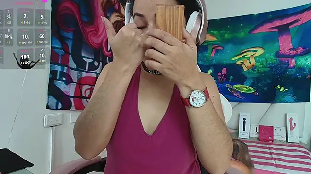 LovelyAzucena online show from April 18, 2026, 2:08 pm