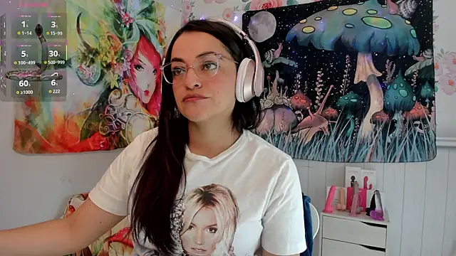 LovelyAzucena online show from September 11, 2025, 3:01 pm