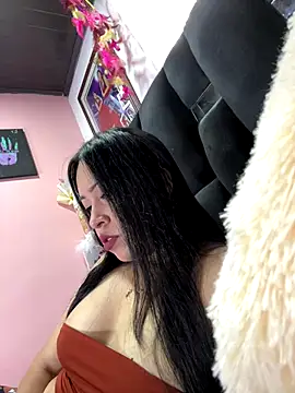 Noa Sakura  online show from December 18, 2025, 9:51 pm