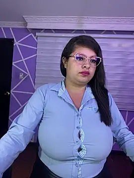 MiiaaJoness online show from April 23, 2026, 8:32 pm