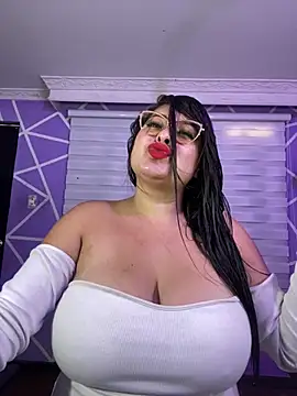 MiiaaJoness online show from February 10, 2026, 3:33 pm