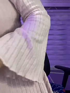 MiiaaJoness online show from March 18, 2025, 6:06 pm