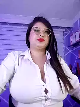 MiiaaJoness online show from March 6, 2025, 6:05 pm