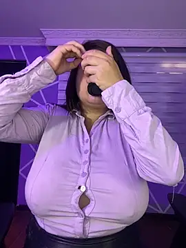 MiiaaJoness online show from October 27, 2025, 3:02 pm