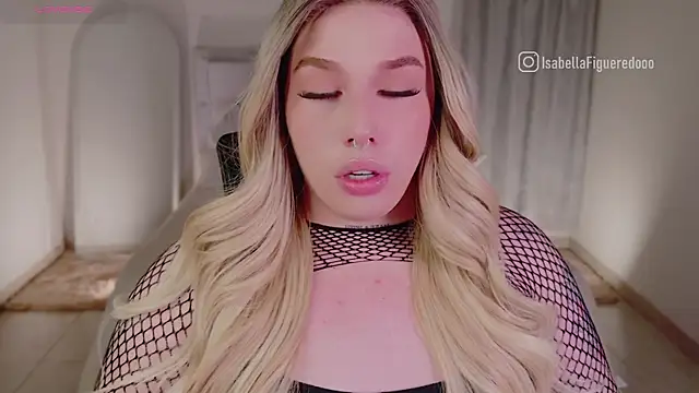 IsabellaFigueredo   online show from January 18, 2025, 3:05 pm