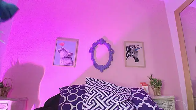 Snapshot of Ebony_D0ll chatting on November 13, 2025, 7:18 pm Ebony D0ll online show from November 13, 2025, 7:18 pm