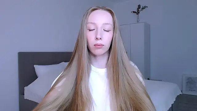 Snapshot of Luna_insniity chatting on November 27, 2025, 9:15 pm Luna insniity online show from November 27, 2025, 9:15 pm