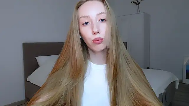 Snapshot of Luna_insniity chatting on March 10, 2025, 8:34 pm Luna insniity online show from March 10, 2025, 8:34 pm