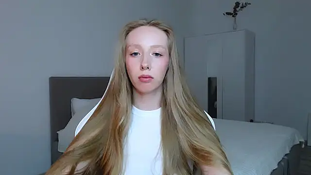 Snapshot of Luna_insniity chatting on September 13, 2025, 7:03 pm Luna insniity online show from September 13, 2025, 7:03 pm