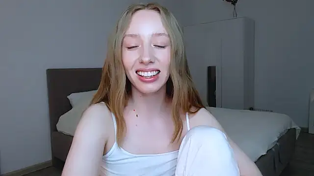 Snapshot of Luna_insniity chatting on March 20, 2025, 6:42 pm Luna insniity online show from March 20, 2025, 6:42 pm