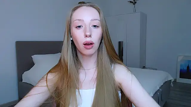 Snapshot of Luna_insniity chatting on February 22, 2025, 10:42 pm Luna insniity online show from February 22, 2025, 10:42 pm