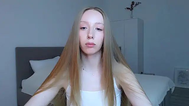 Snapshot of Luna_insniity chatting on October 28, 2025, 7:13 pm Luna insniity online show from October 28, 2025, 7:13 pm