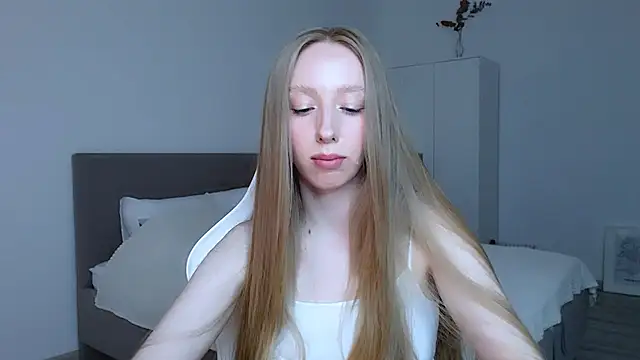 Snapshot of Luna_insniity chatting on September 15, 2025, 6:52 pm Luna insniity online show from September 15, 2025, 6:52 pm