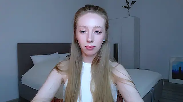 Snapshot of Luna_insniity chatting on February 15, 2025, 7:50 pm Luna insniity online show from February 15, 2025, 7:50 pm