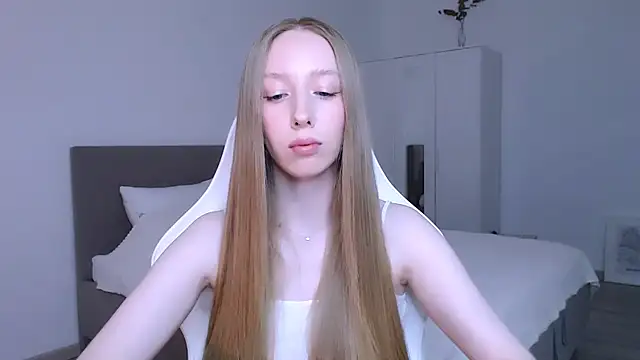 Snapshot of Luna_insniity chatting on November 20, 2025, 8:09 pm Luna insniity online show from November 20, 2025, 8:09 pm