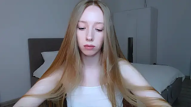 Snapshot of Luna_insniity chatting on March 12, 2025, 8:31 pm Luna insniity online show from March 12, 2025, 8:31 pm