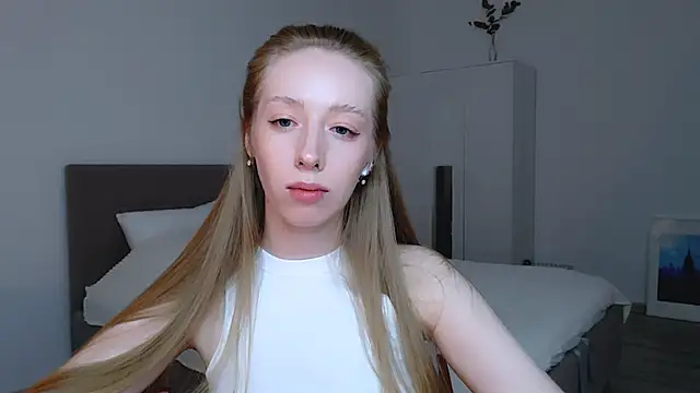 Snapshot of Luna_insniity chatting on February 15, 2025, 10:52 pm Luna insniity online show from February 15, 2025, 10:52 pm