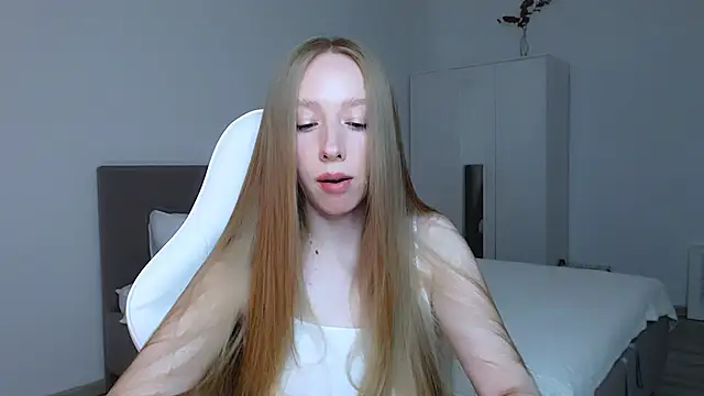 Snapshot of Luna_insniity chatting on September 8, 2025, 8:08 pm Luna insniity online show from September 8, 2025, 8:08 pm