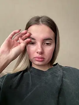 Donna Evans online show from October 22, 2025, 3:28 am