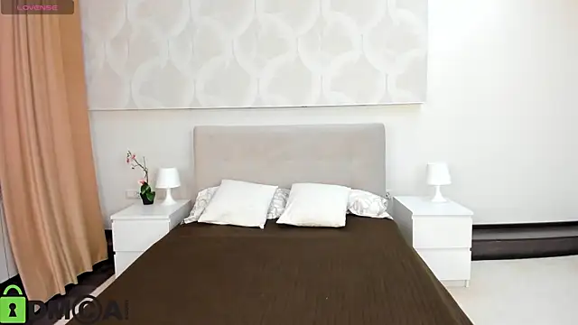 Donna Evans online show from April 16, 2026, 12:00 am