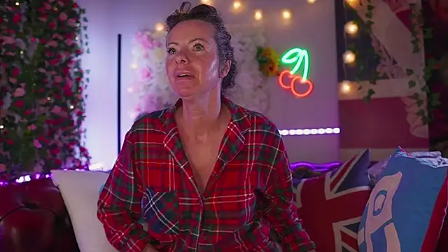 AmicaBentley online show from March 24, 2026, 5:18 am