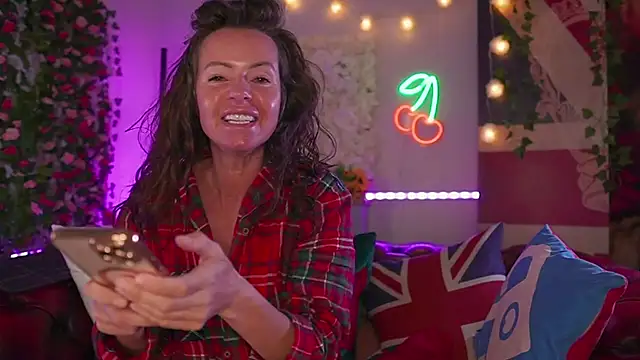 AmicaBentley online show from March 26, 2026, 6:11 am