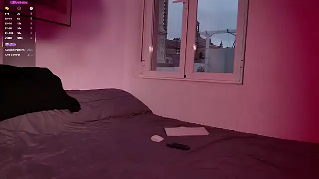 mrj99219 online show from April 8, 2026, 6:31 pm