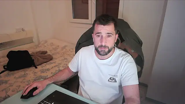 alex877x online show from April 30, 2026, 9:38 am