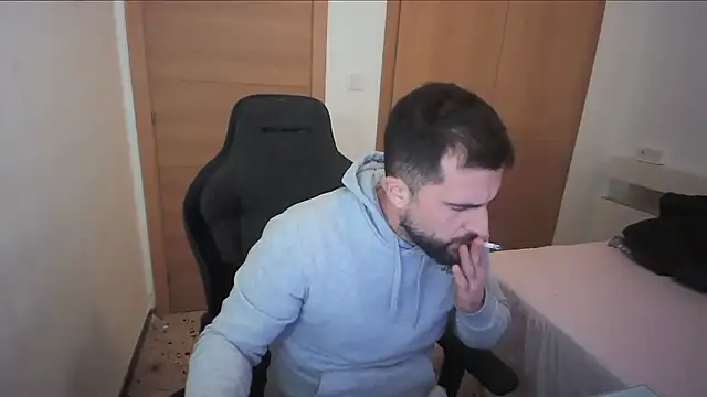 alex877x online show from November 26, 2025, 2:22 am