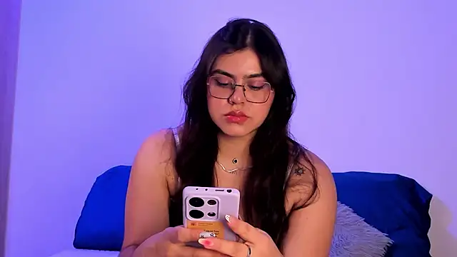 Snapshot of veronica185 chatting on May 7, 2026, 3:22 am veronica185 online show from May 7, 2026, 3:22 am