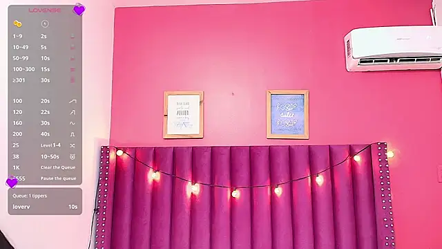 littlee emilyy  online show from February 6, 2025, 9:22 am