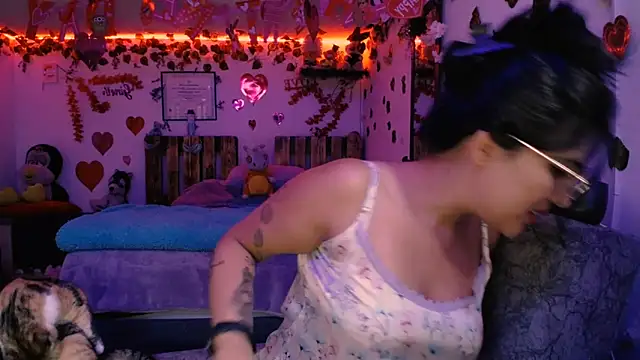 azahar  ziiz online show from February 12, 2025, 9:33 pm