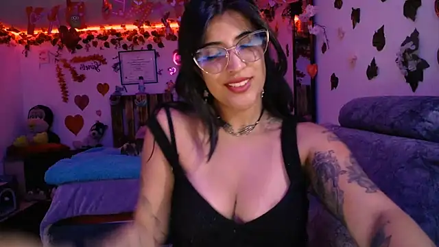 azahar  ziiz online show from February 10, 2025, 1:35 am