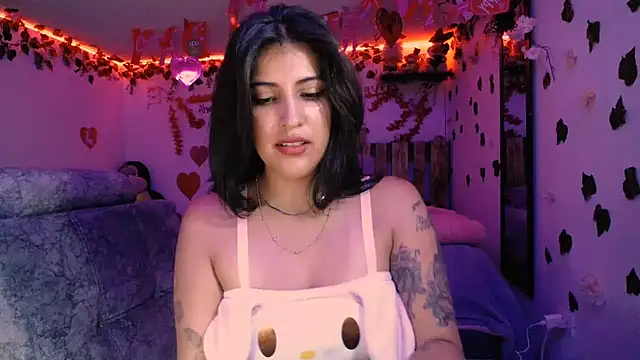 azahar  ziiz online show from February 13, 2025, 9:38 pm