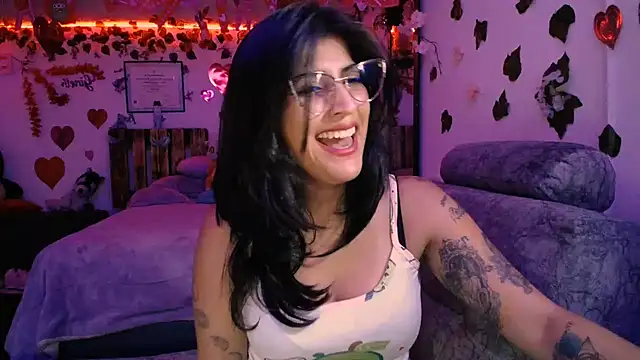 azahar  ziiz online show from February 12, 2025, 12:27 am