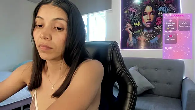 andykiuty online show from November 4, 2025, 8:12 pm