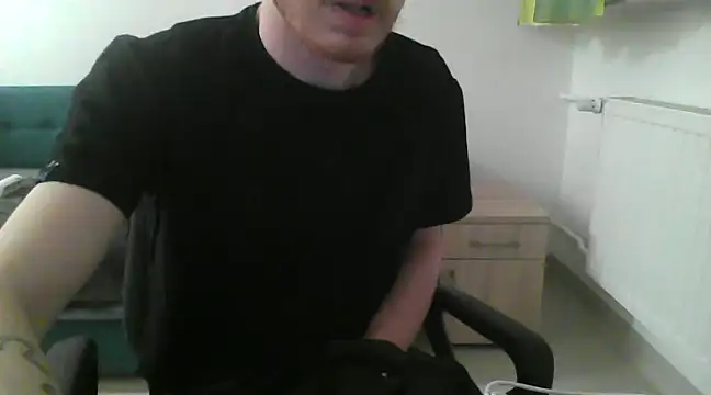 Snapshot of cute69lolipop chatting on January 18, 2025, 4:37 am cute69lolipop online show from January 18, 2025, 4:37 am