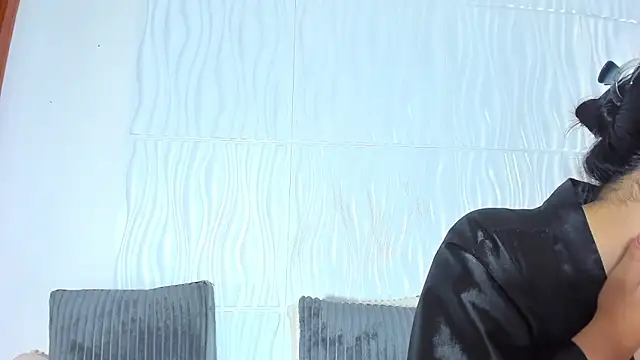 Abby  colins online show from April 8, 2026, 2:18 pm