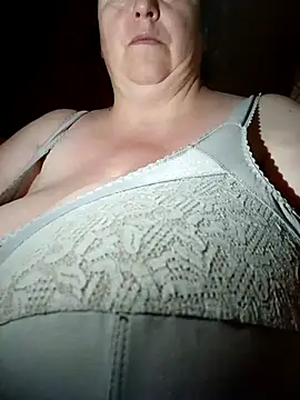 Snapshot of Nataliesbestjuggs chatting on March 8, 2025, 3:17 am Nataliesbestjuggs online show from March 8, 2025, 3:17 am