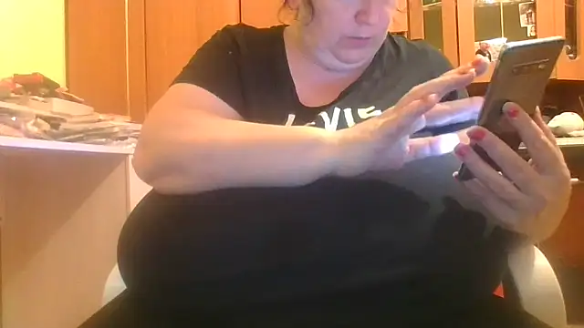 Snapshot of Nataliesbestjuggs chatting on September 20, 2025, 6:13 pm Nataliesbestjuggs online show from September 20, 2025, 6:13 pm