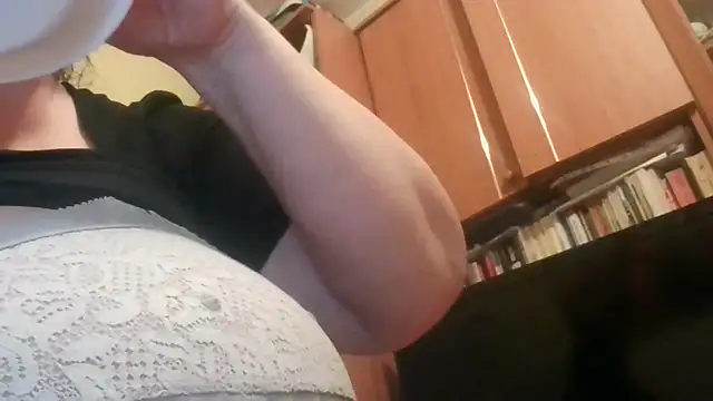 Nataliesbestjuggs online show from May 22, 2026, 6:39 pm
